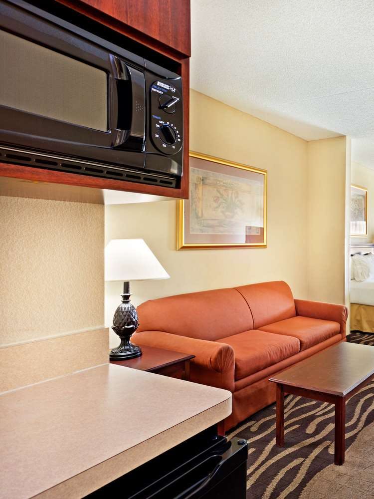 Hotel Holiday Inn Express Hotel & Suites Florence photo 4