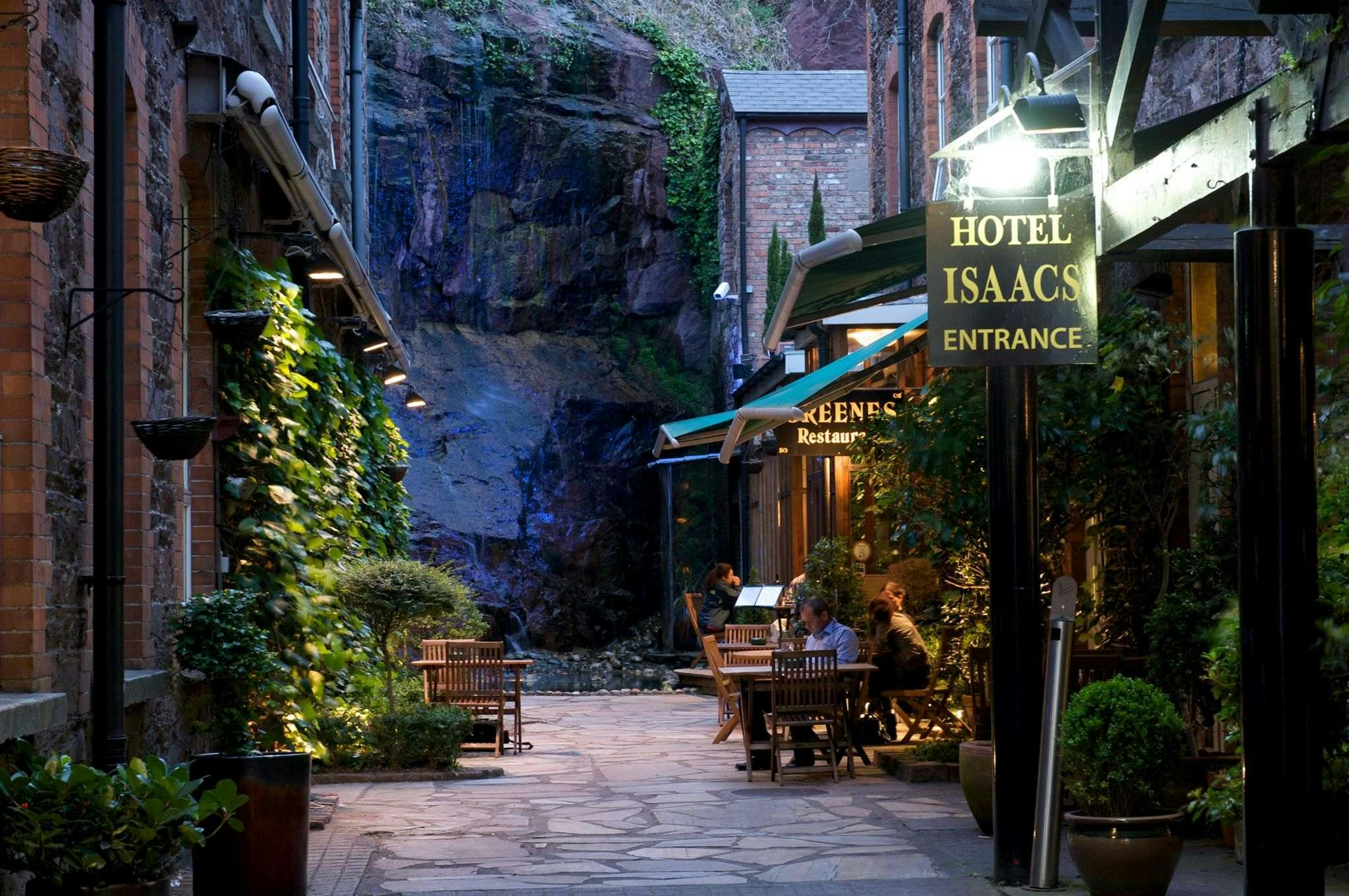 Isaacs Cork