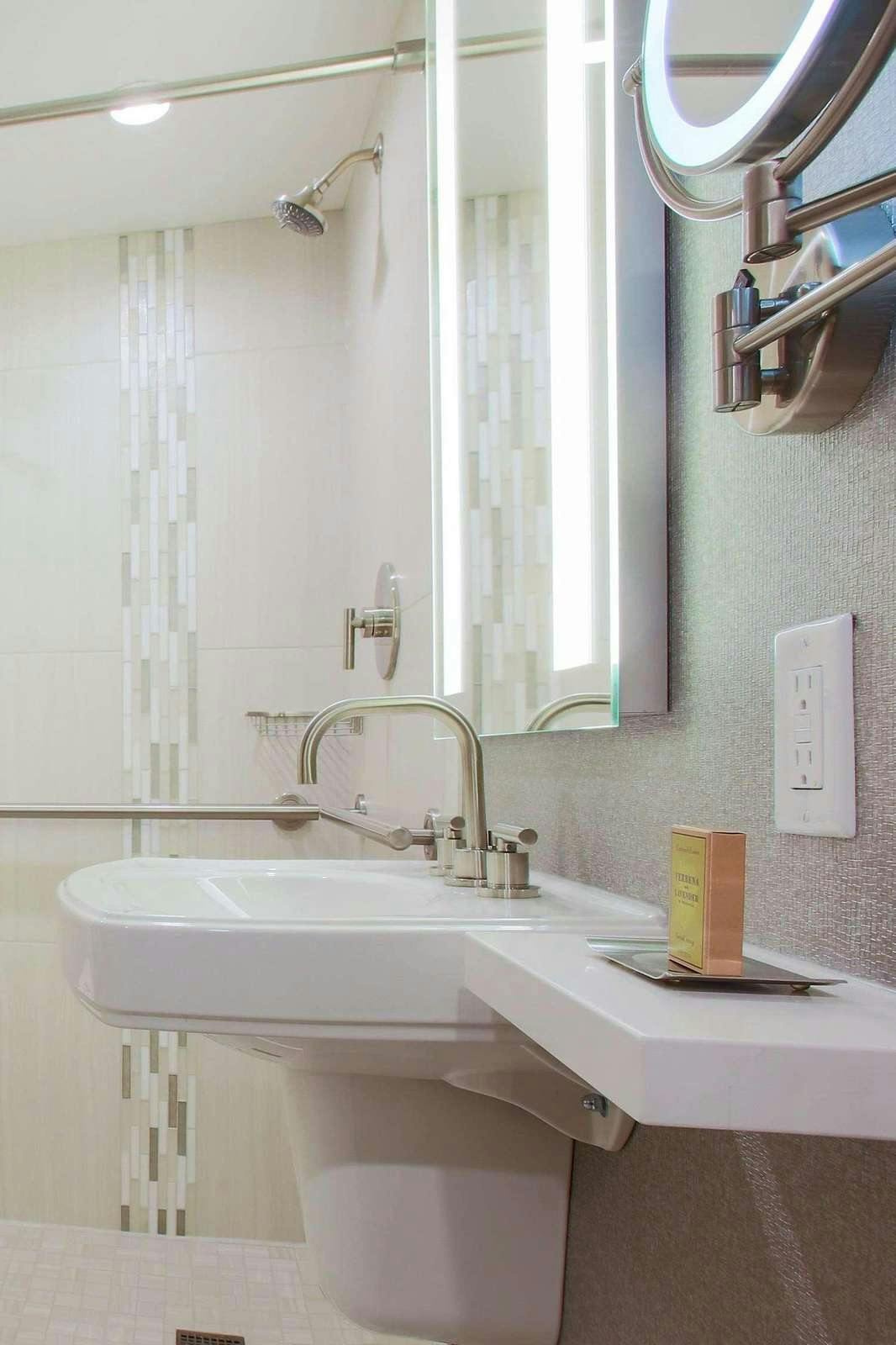 Hotel Doubletree By Hilton Chicago Alsip photo 2