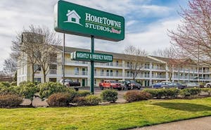 HomeTowne Studios by Red Roof Eugene – Springfield