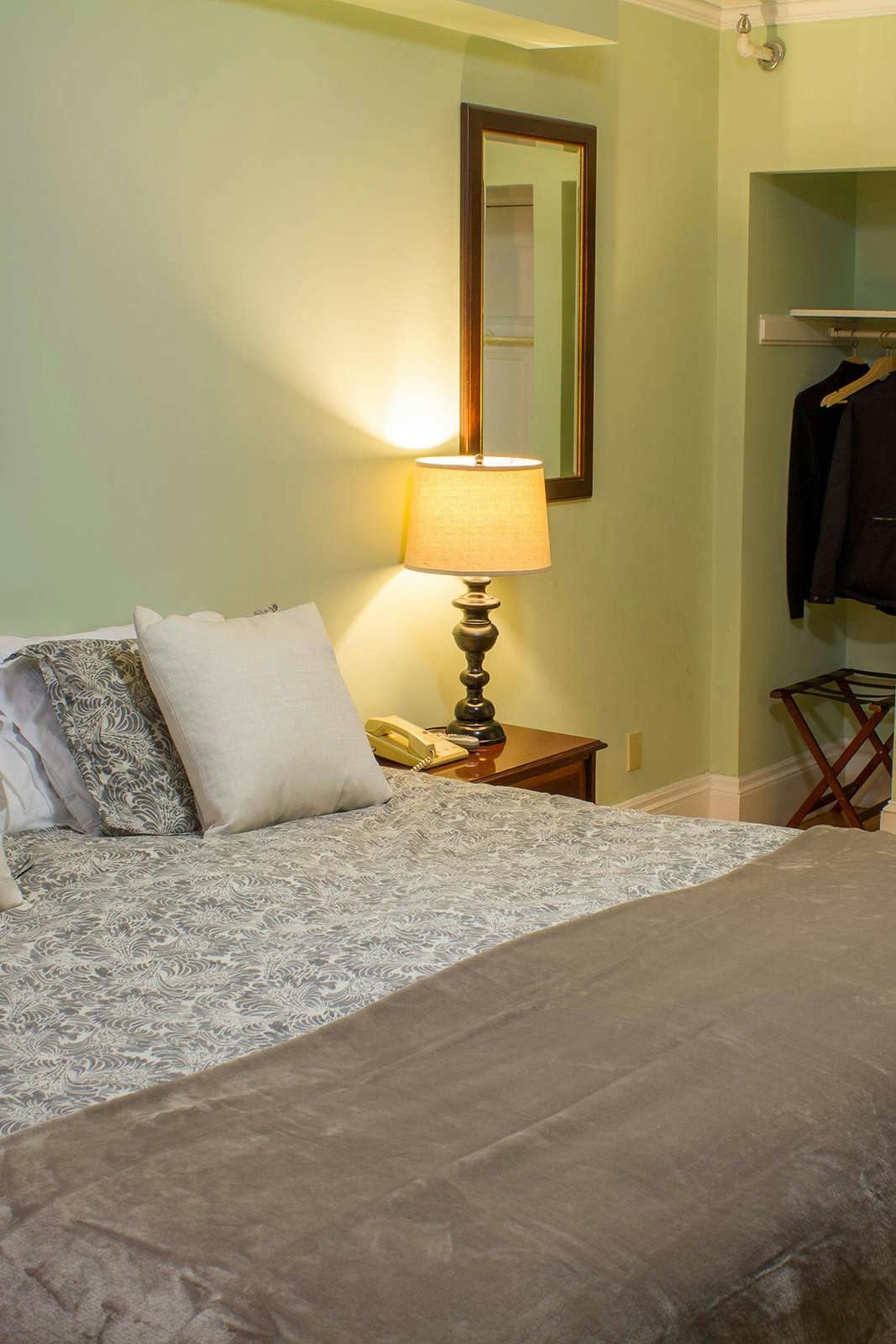 Beacon Inn At 1750 Beacon St., Brookline - HotelTonight