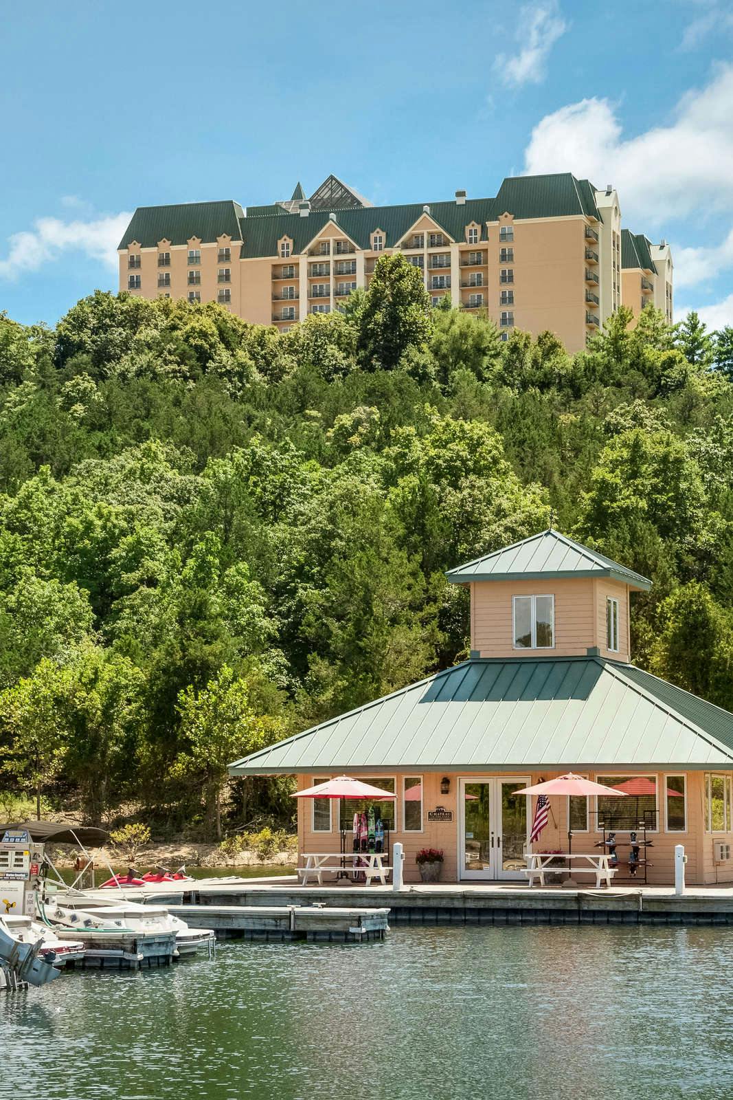 Hotel Chateau on the Lake Resort Spa & Convention Center photo 1