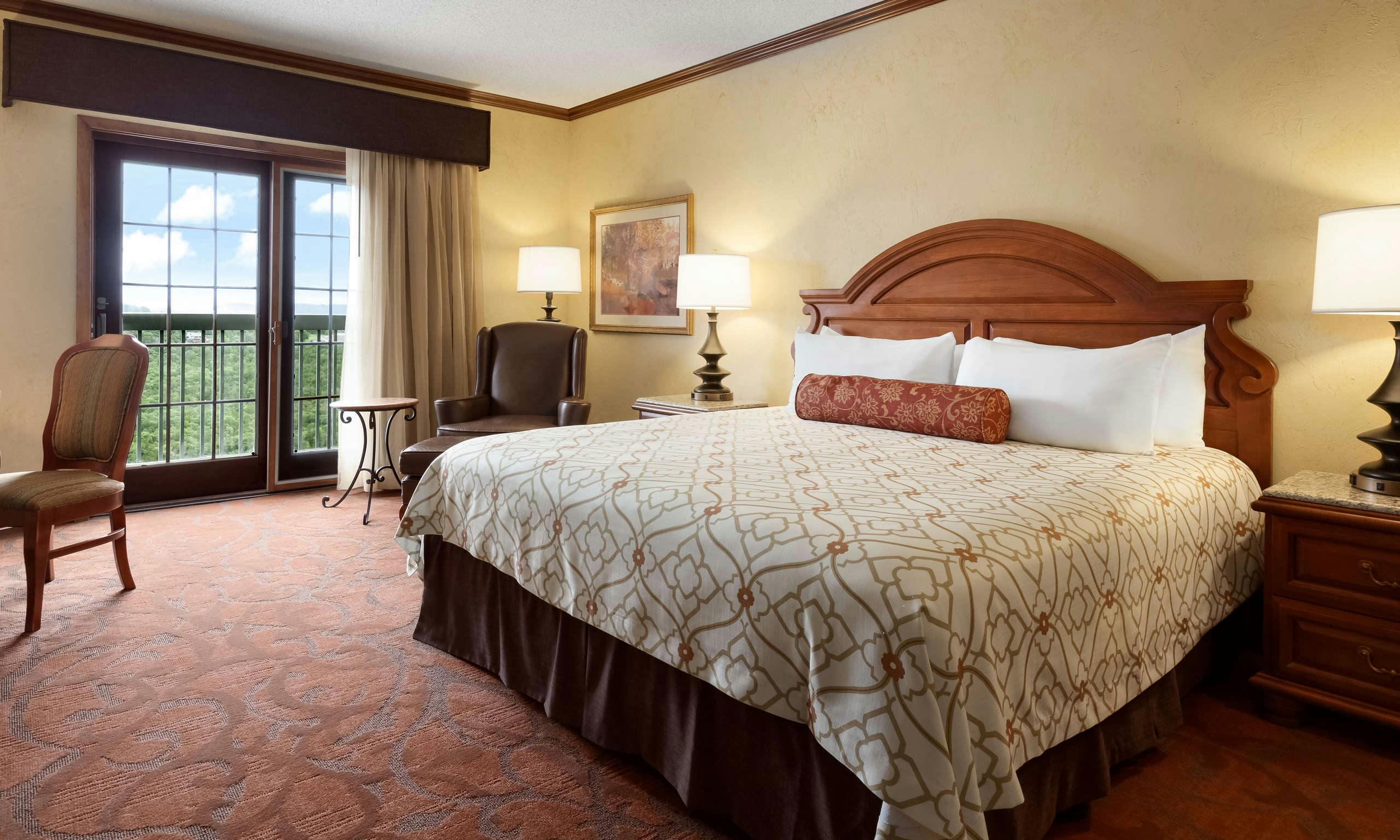 Chateau on the Lake Resort Spa & Convention Center