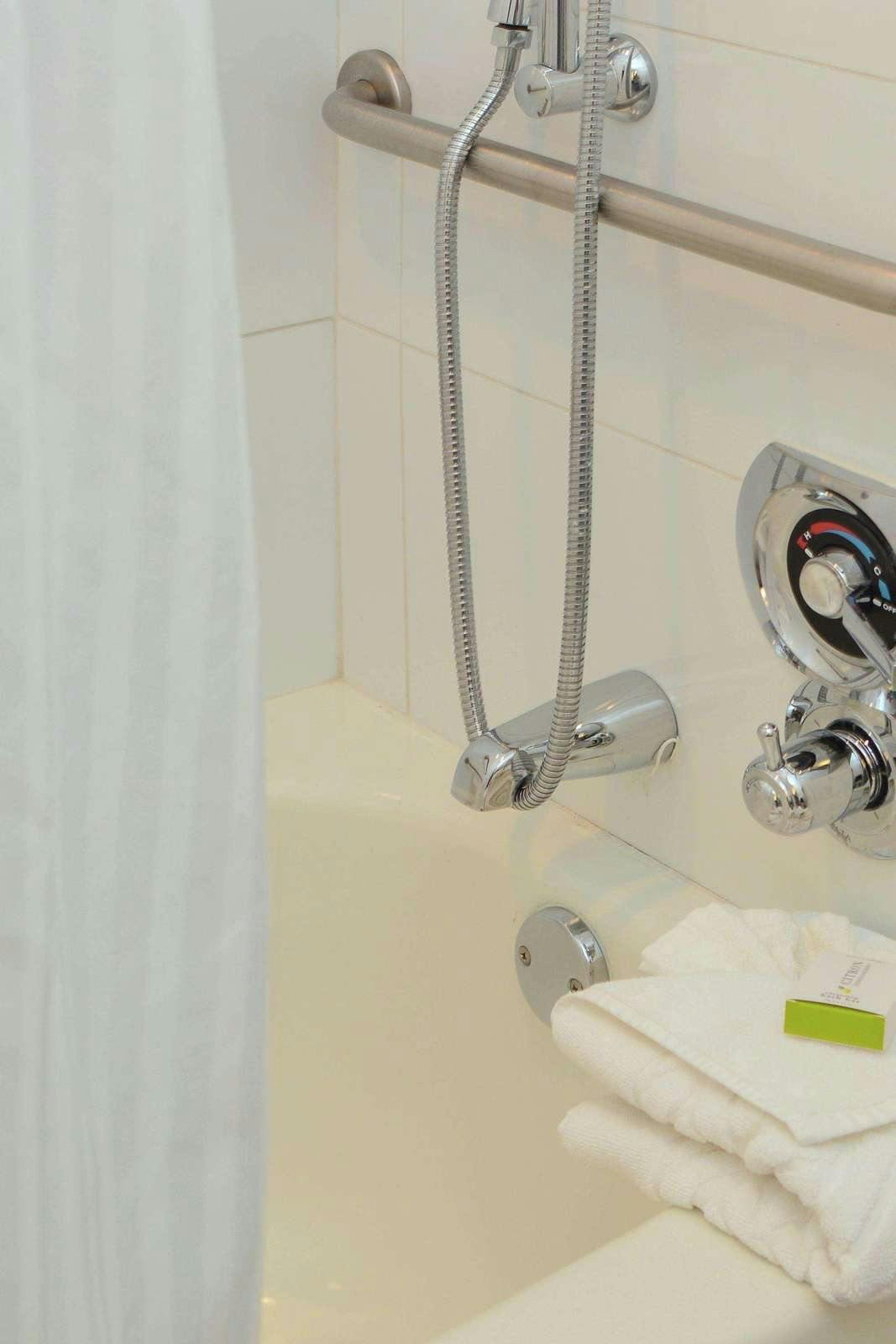 Hotel Doubletree by Hilton Newark - Fremont photo 3