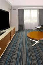 Hotel Doubletree by Hilton Newark - Fremont photo 2