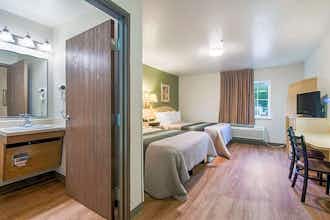 Hotel HomeTowne Studios & Suites by Red Roof Bentonville photo 1