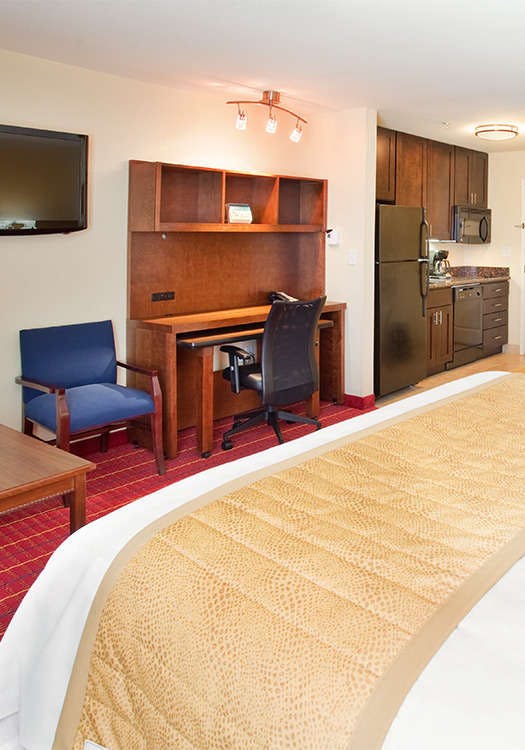 Hotel TownePlace Suites Midland photo 2