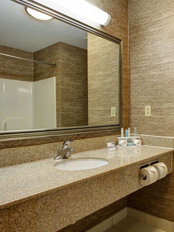 Hotel Holiday Inn Express Hotel & Suites Bucyrus photo 5