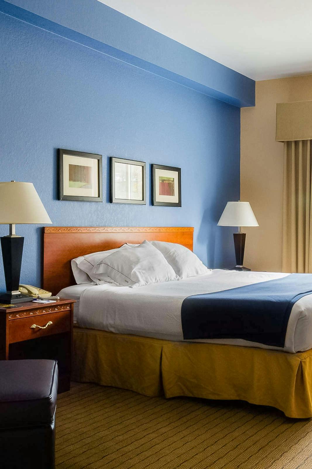 Hotel Holiday Inn Express Hotel & Suites Acme Traverse City photo 1