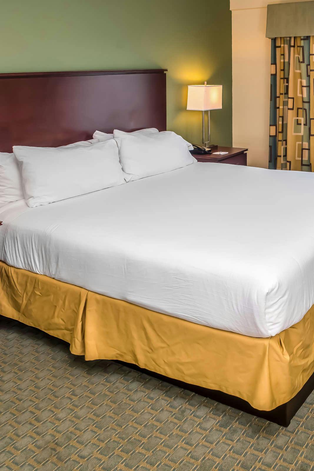 Hotel Holiday Inn Express Hotel & Suites Cocoa photo 2