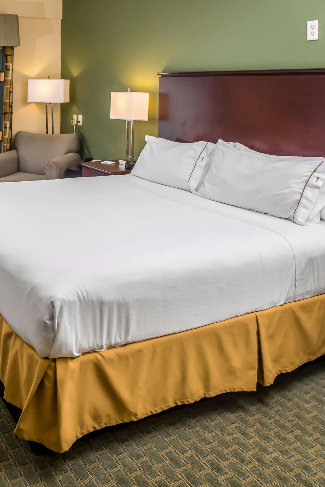 Hotel Holiday Inn Express Hotel & Suites Cocoa photo 3