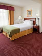 Hotel Holiday Inn Express Syracuse Fairgrounds photo 1