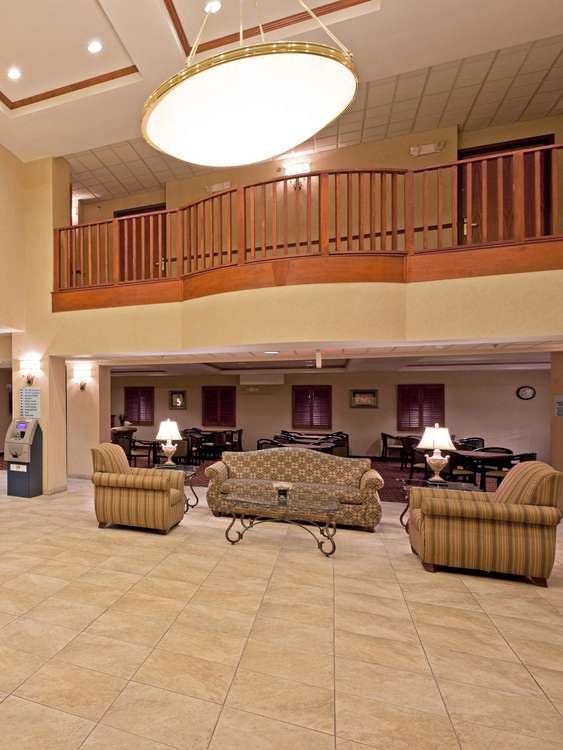 Hotel Holiday Inn Express Syracuse Fairgrounds photo 4