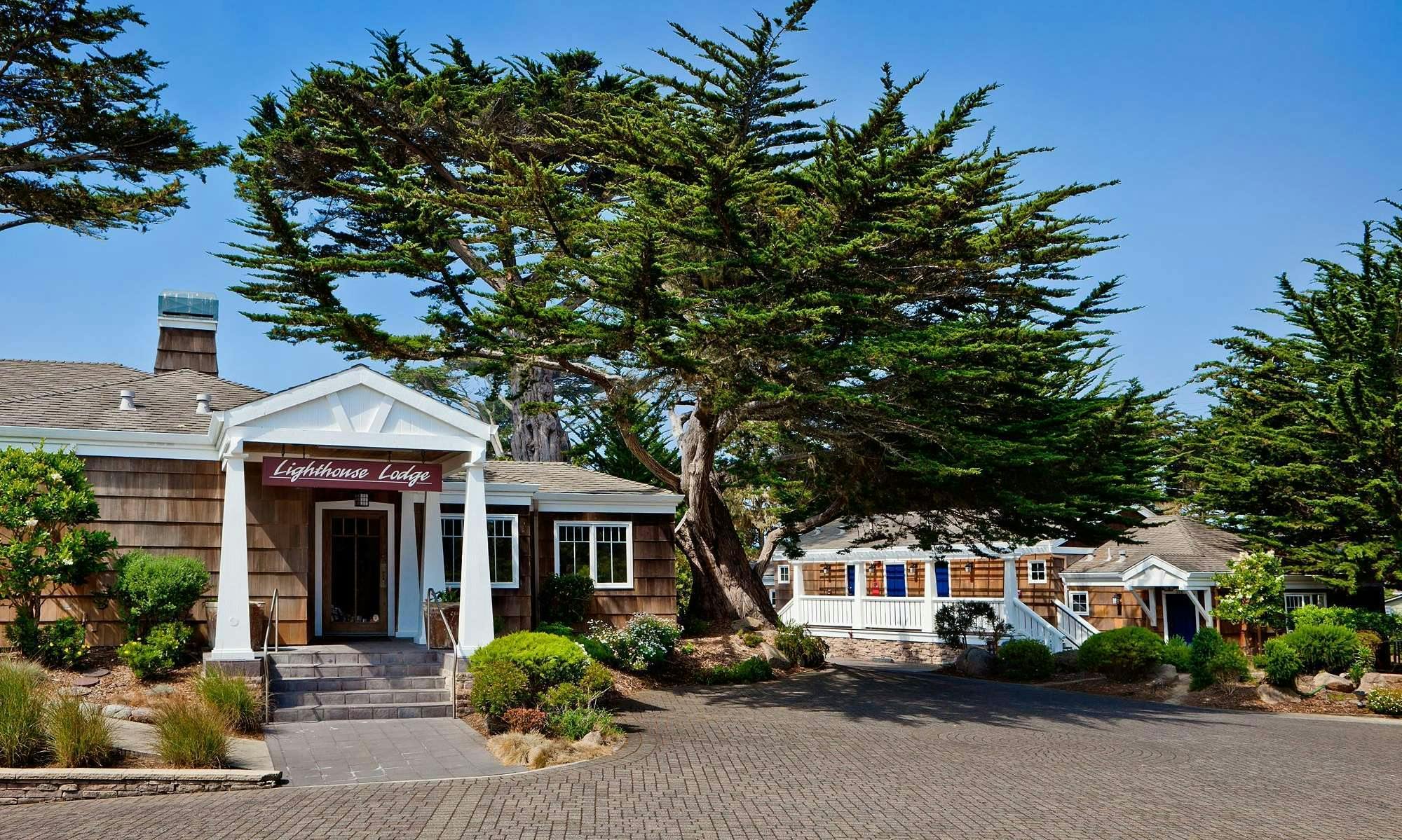 Lighthouse Lodge and Cottages