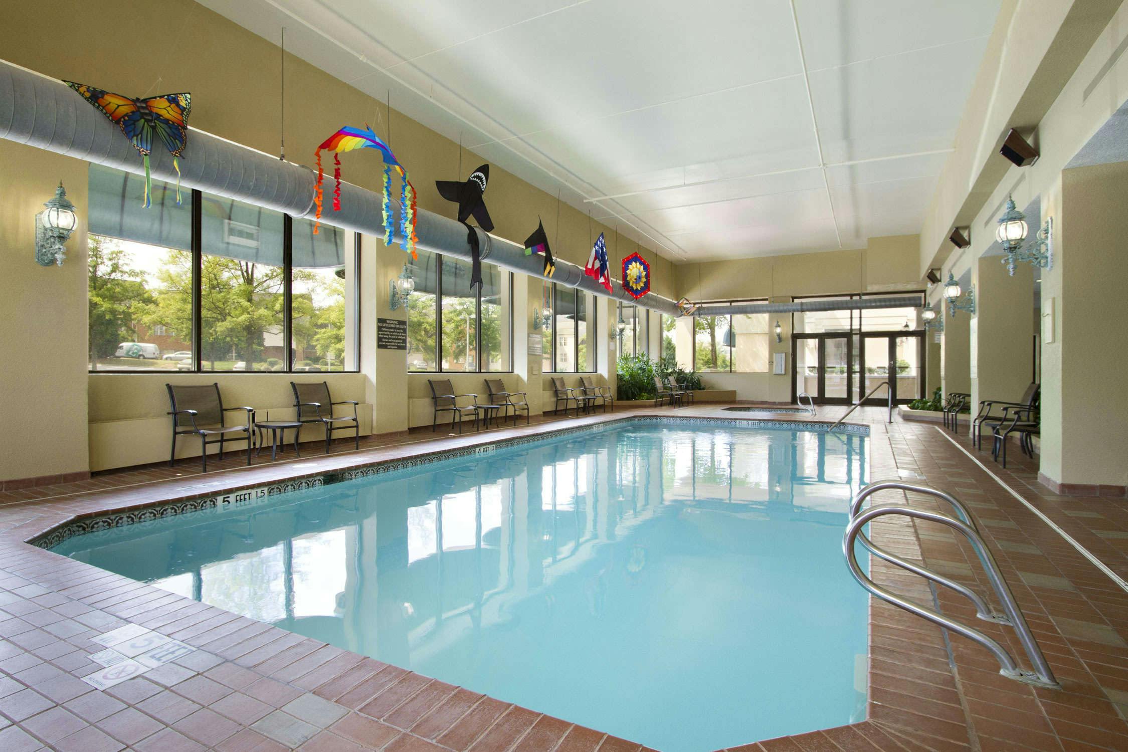 Hotel Embassy Suites by Hilton Greensboro Airport photo 1