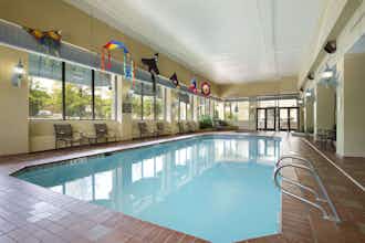 Hotel Embassy Suites by Hilton Greensboro Airport photo 1