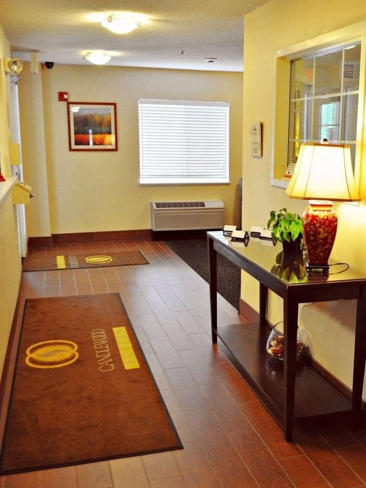 Hotel Candlewood Suites Raleigh Crabtree photo 3