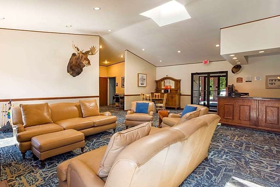 Hotel City Express by Marriott Petoskey Harbor Springs photo 3