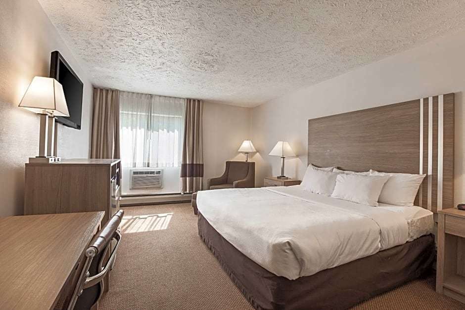 Hotel City Express by Marriott Petoskey Harbor Springs photo 4