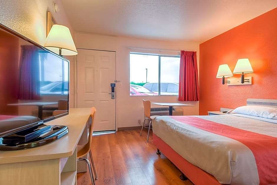 Hotel Motel 6 Whittier, CA - Los Angeles photo 5