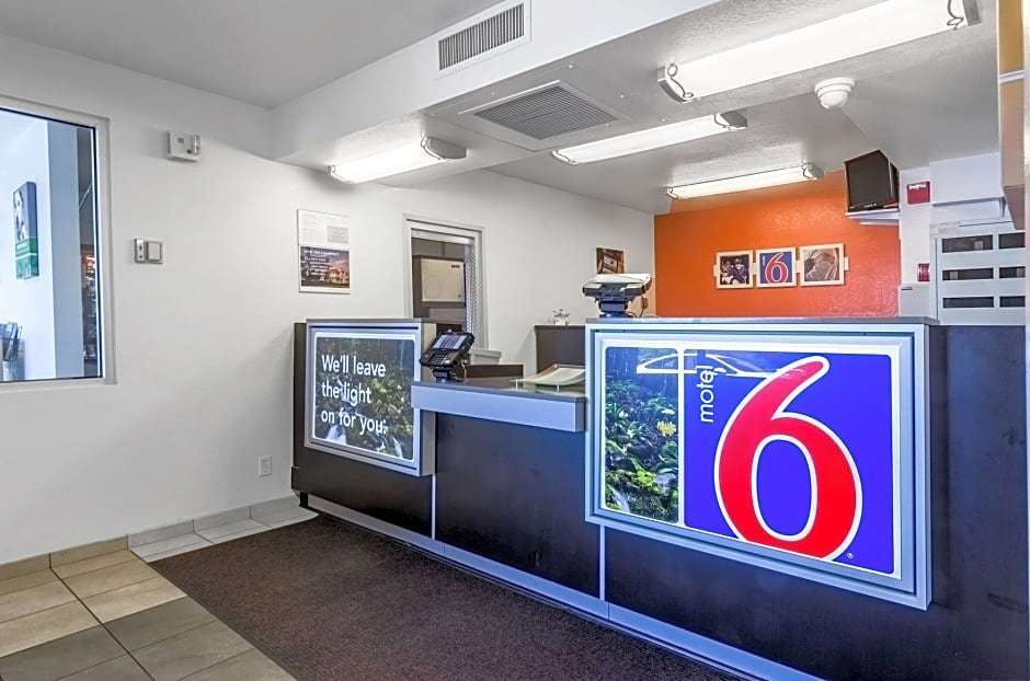 Hotel Motel 6 Centralia, WA photo 2