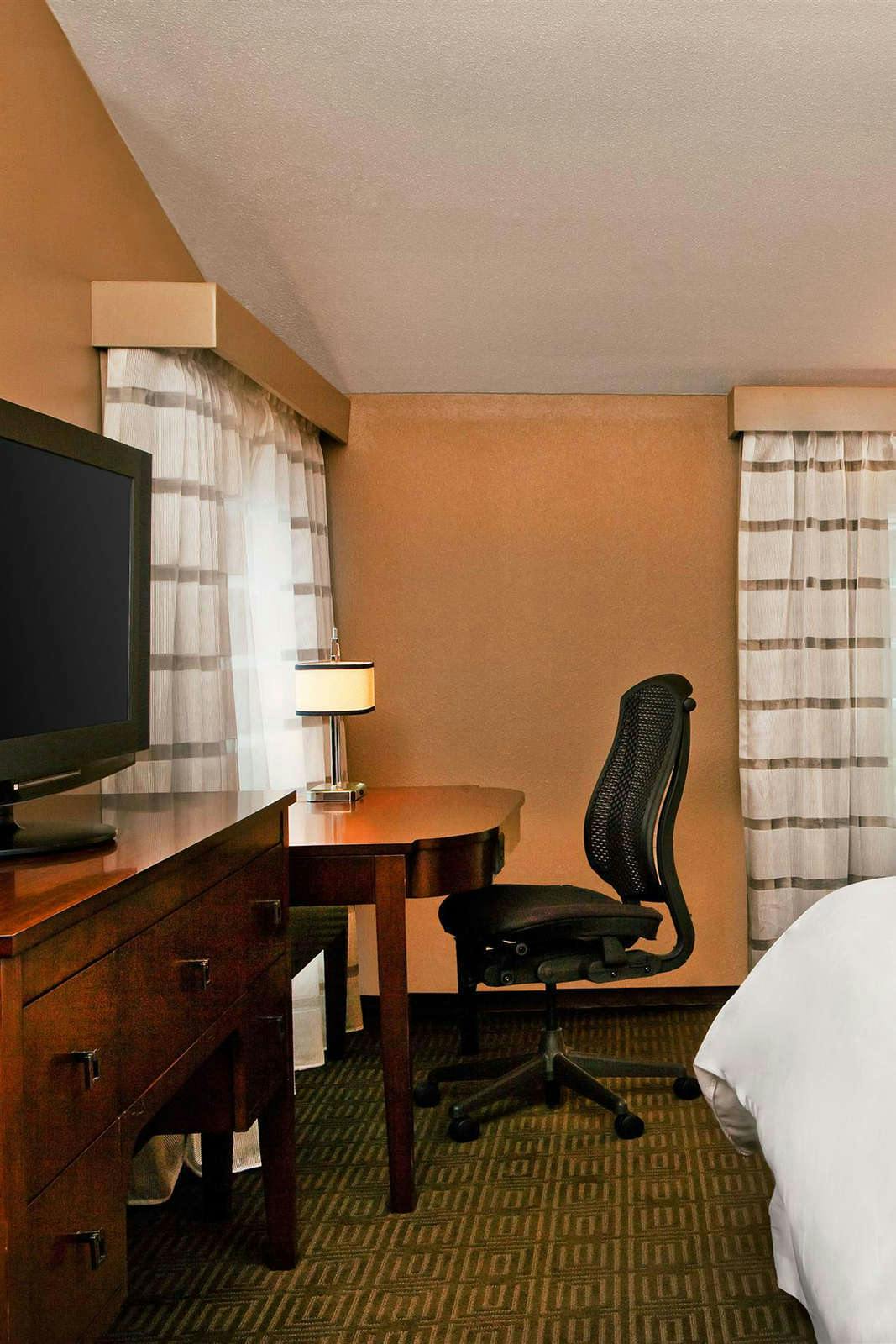 Hotel Doubletree By Hilton Burlington Vermont photo 4