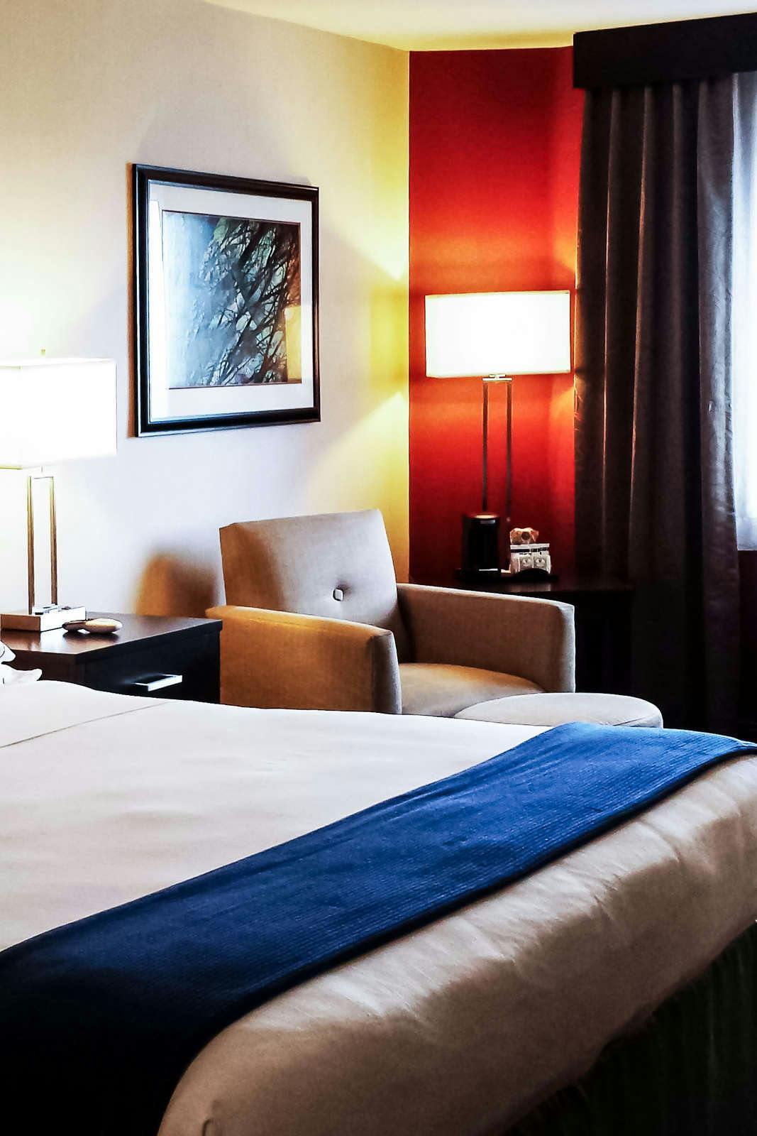 Hotel Holiday Inn Express Bakersfield photo 3