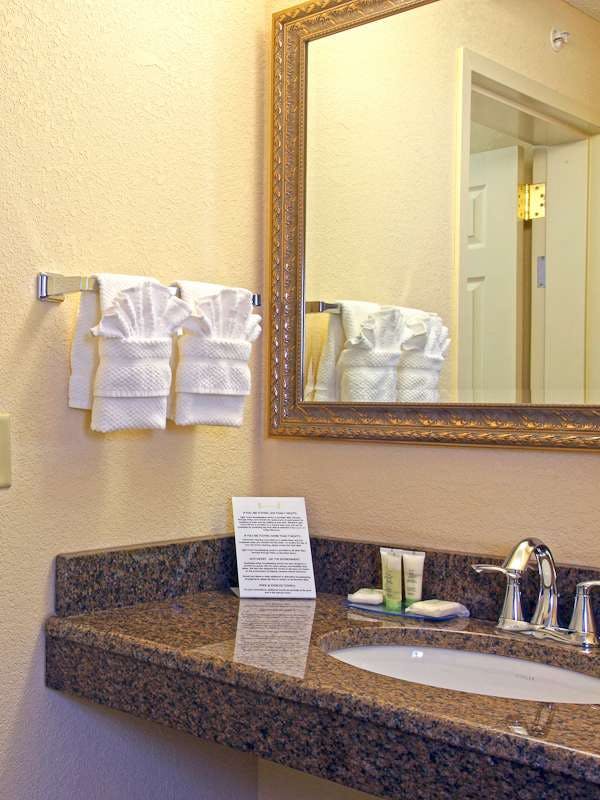 Hotel Staybridge Suites North Brunswick photo 4