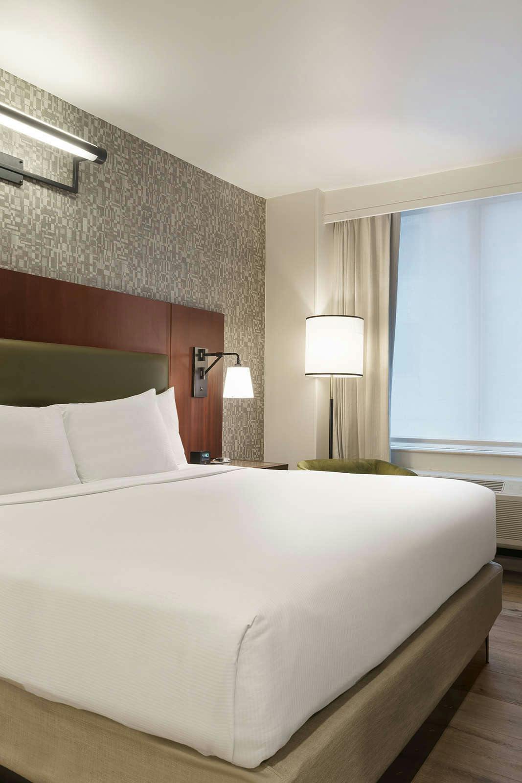 Hotel DoubleTree by Hilton New York - Downtown photo 1