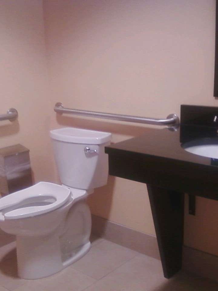 Hotel Holiday Inn Express Hotel & Suites Sidney photo 2