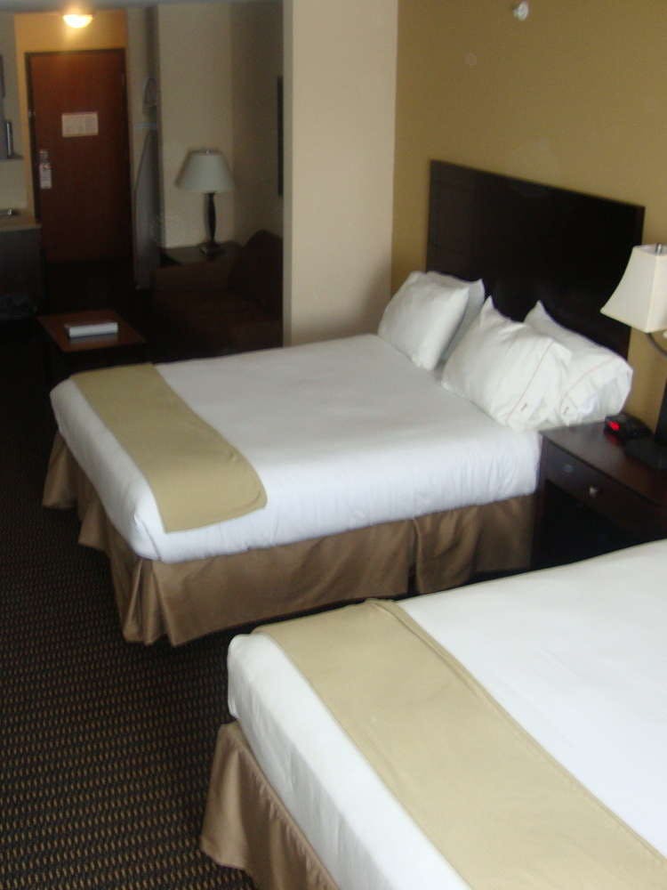Hotel Holiday Inn Express Hotel & Suites Sidney photo 1