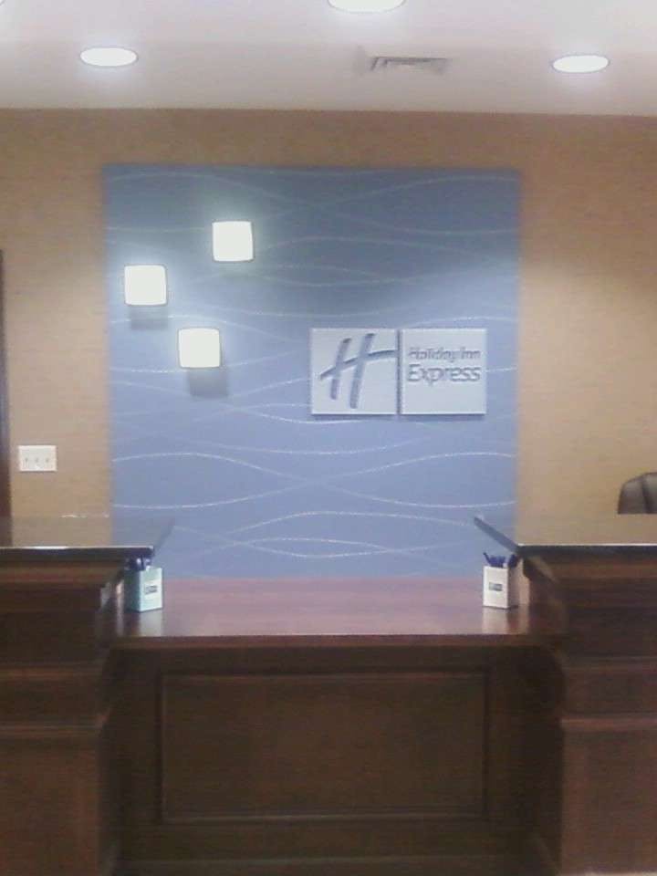 Hotel Holiday Inn Express Hotel & Suites Sidney photo 3