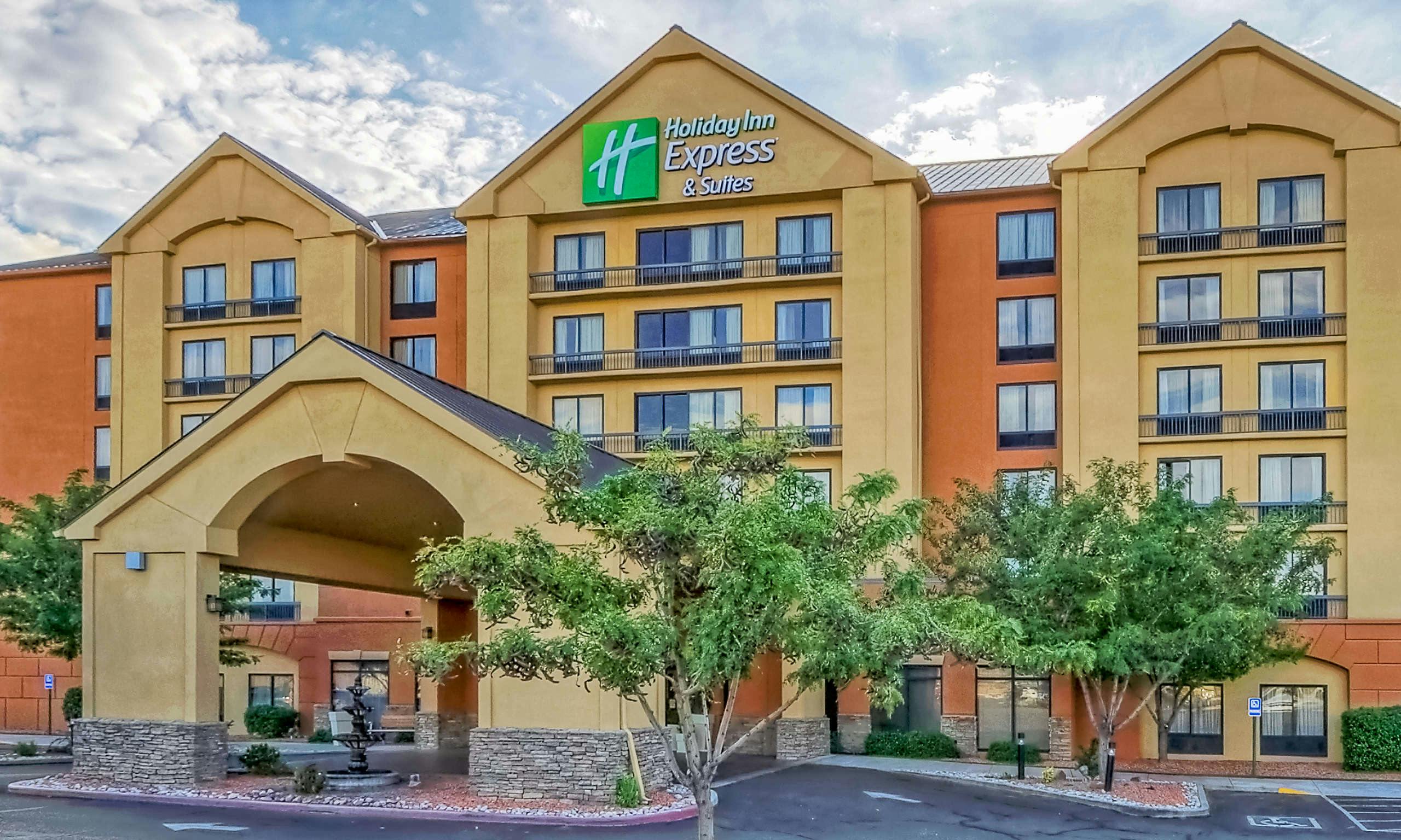 Holiday Inn Express Hotel & Suites Albuquerque Midtown