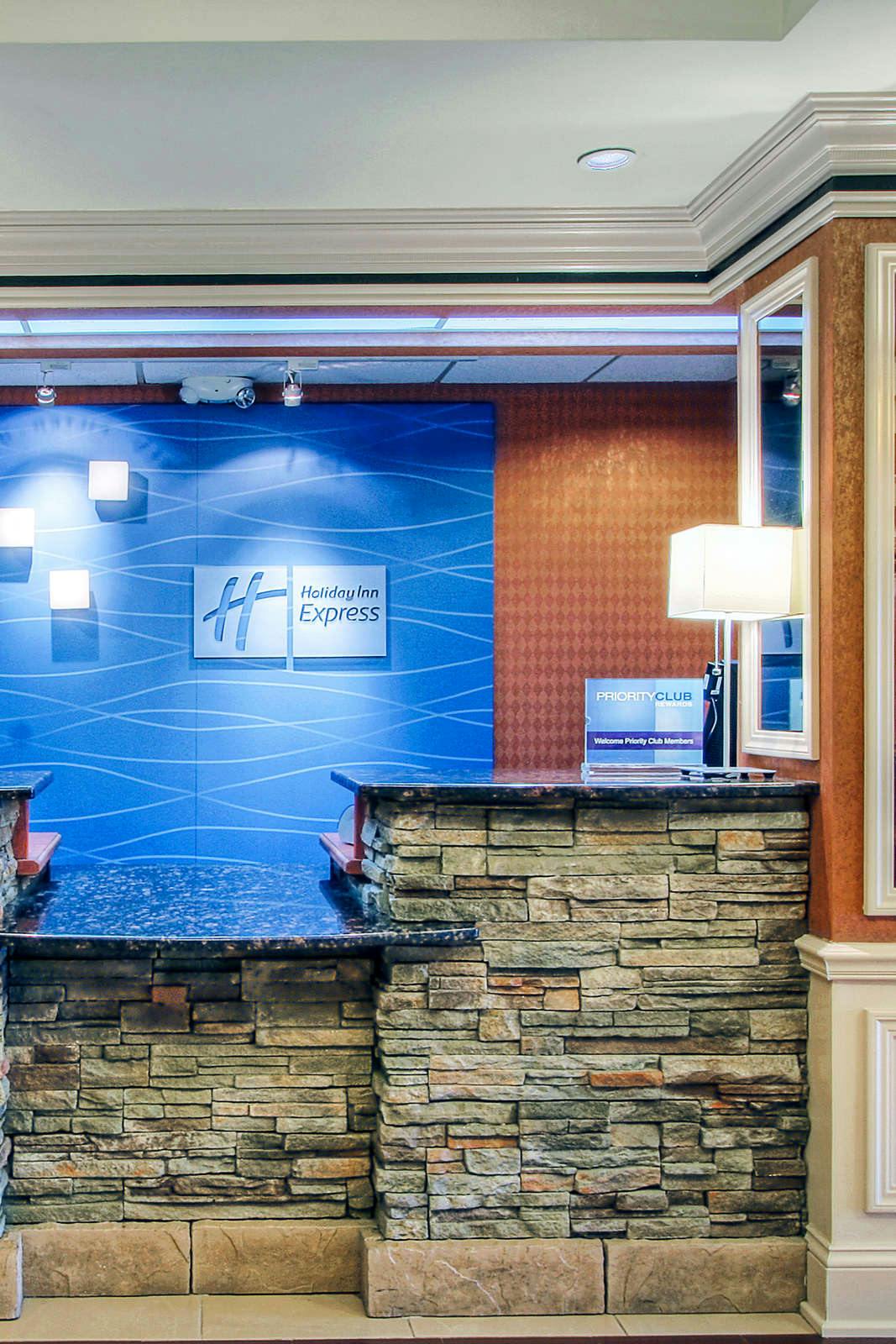 Hotel Holiday Inn Express Hotel & Suites Albuquerque Midtown photo 4