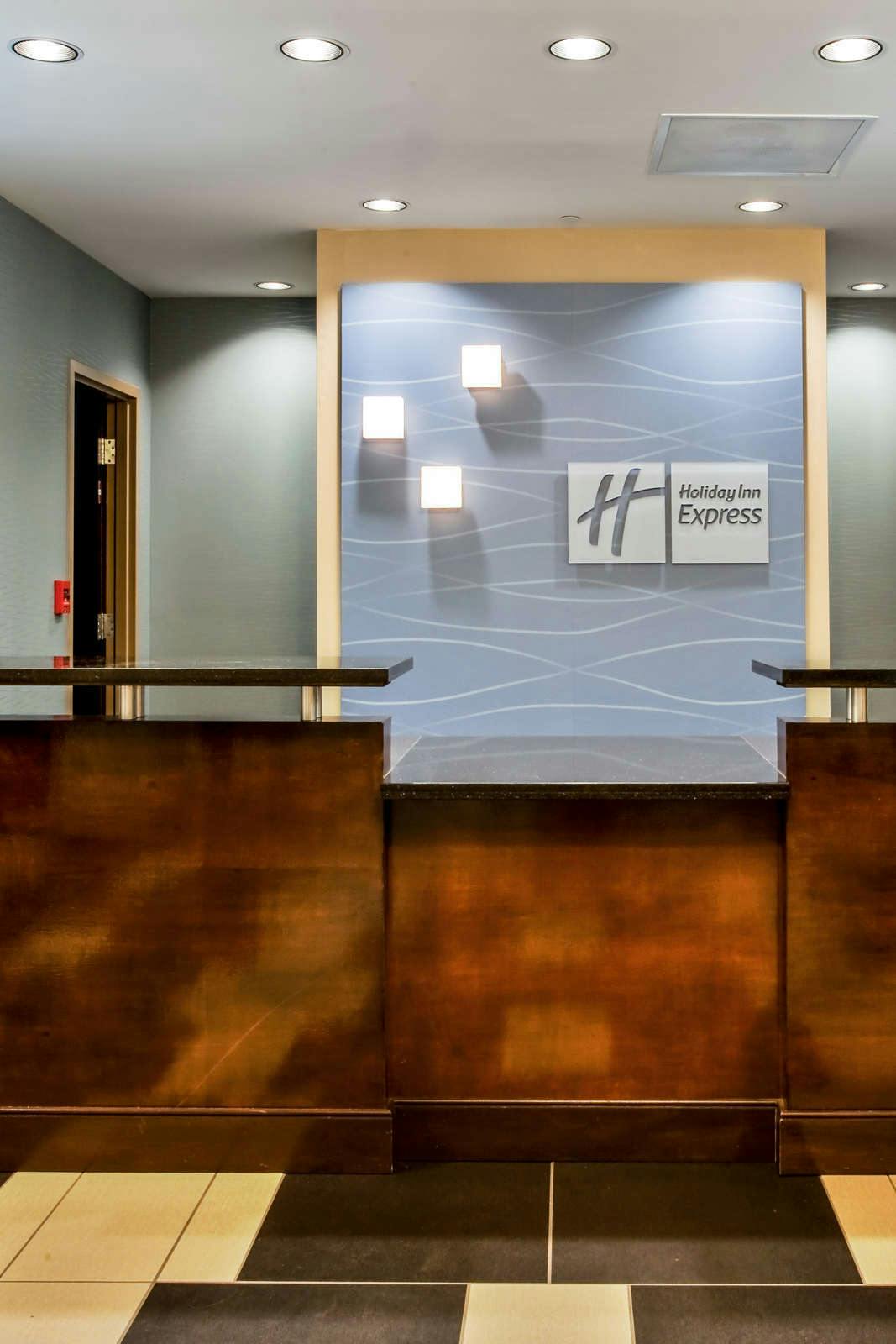 Hotel Holiday Inn Express Hotel & Suites Largo Clearwater photo 4