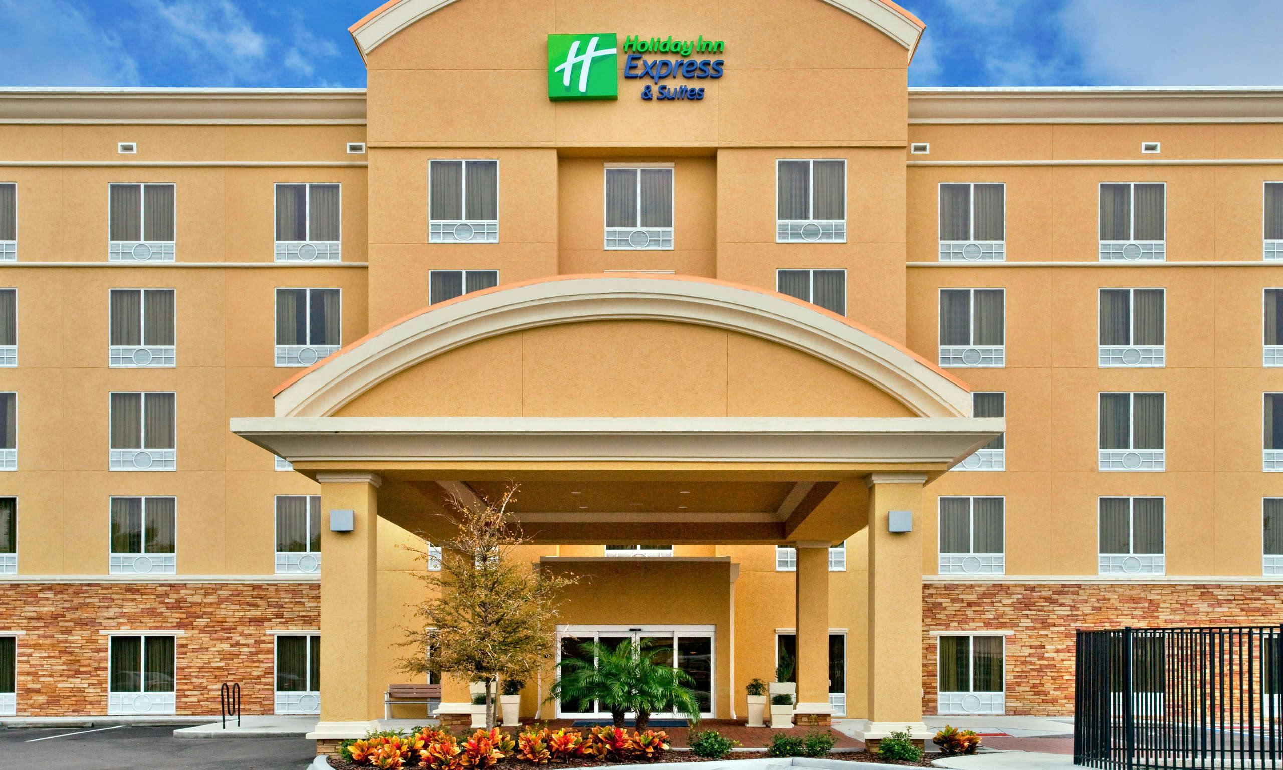 Holiday Inn Express Hotel & Suites Largo Clearwater