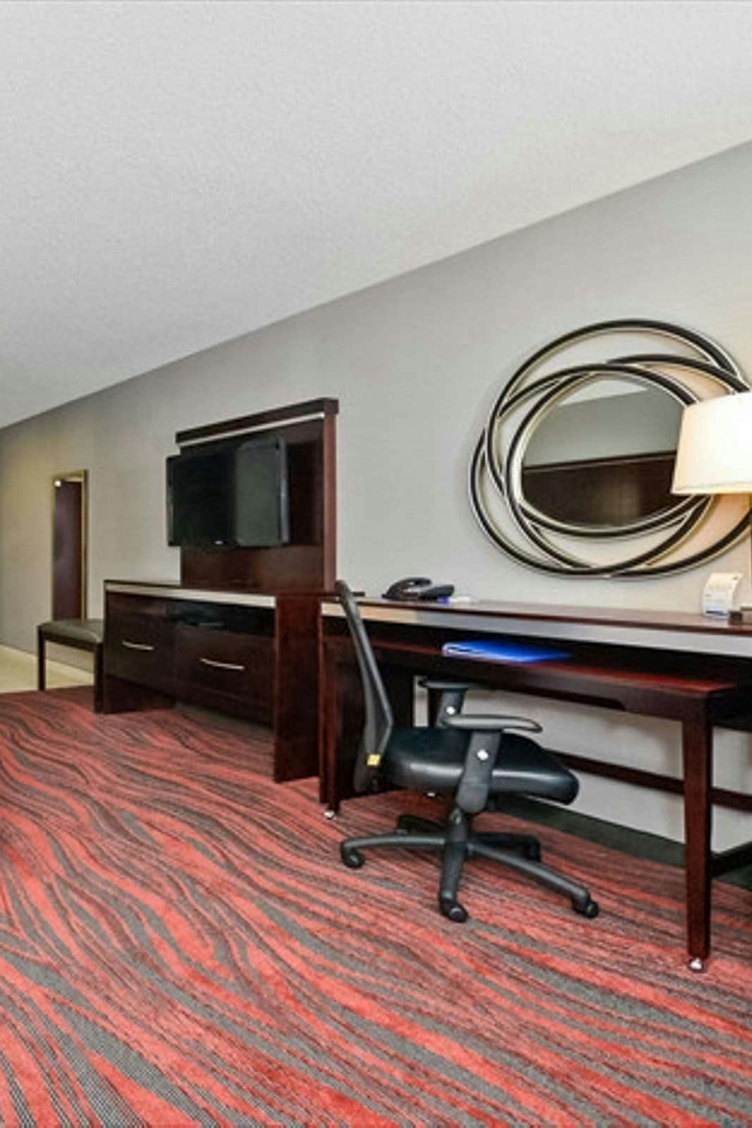 Hotel Holiday Inn Express Hotel & Suites Utica NY photo 5