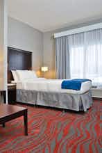 Hotel Holiday Inn Express Hotel & Suites Utica NY photo 3