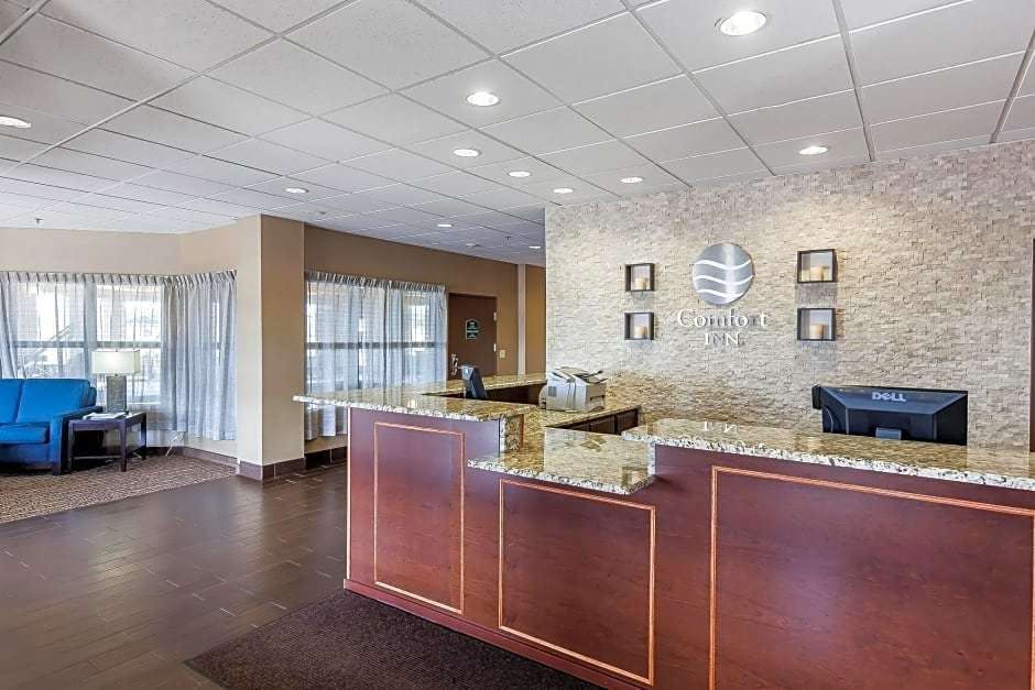 Hotel Comfort Inn photo 2