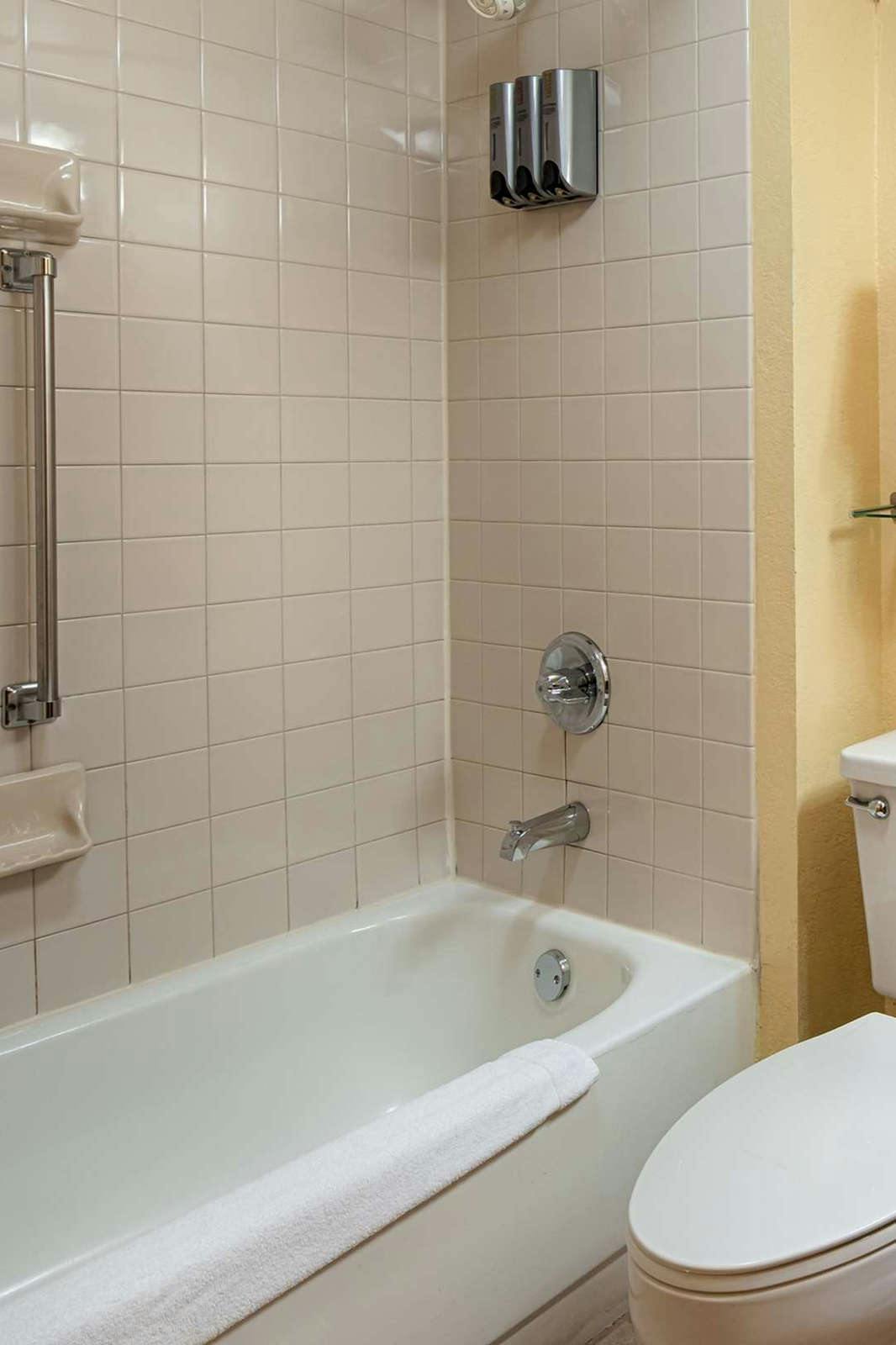 Hotel Best Western Plus Richmond Airport Hotel photo 5
