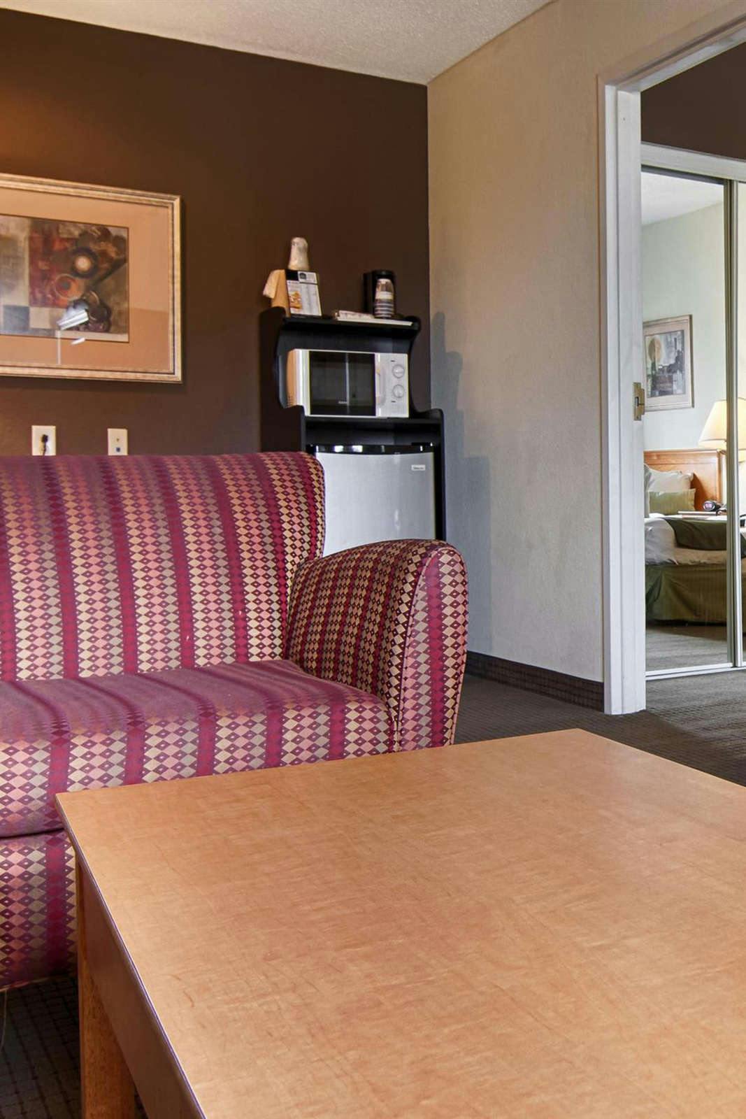 Hotel Best Western Plus Newport News Inn & Suites photo 5