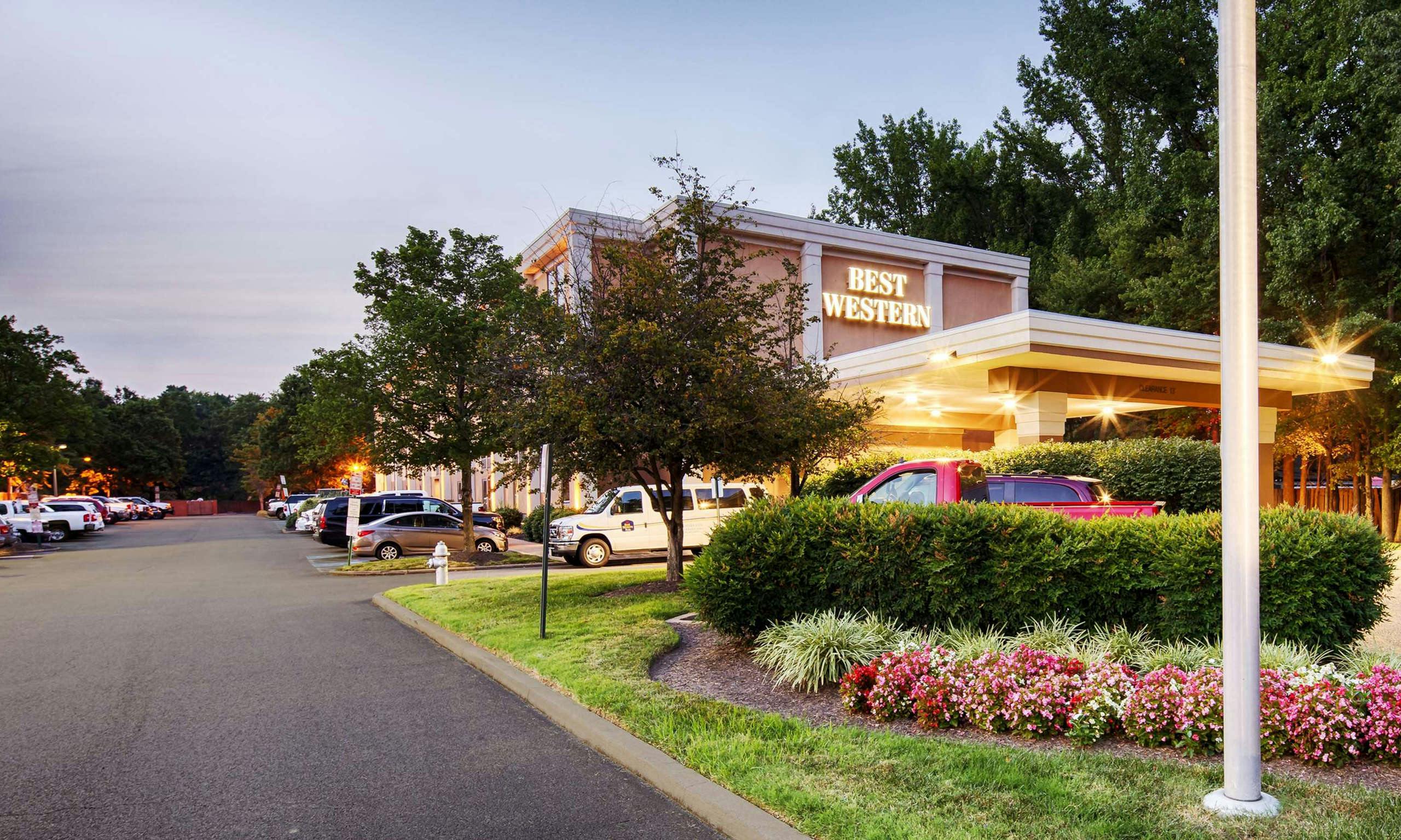 Best Western Plus Richmond Airport Hotel