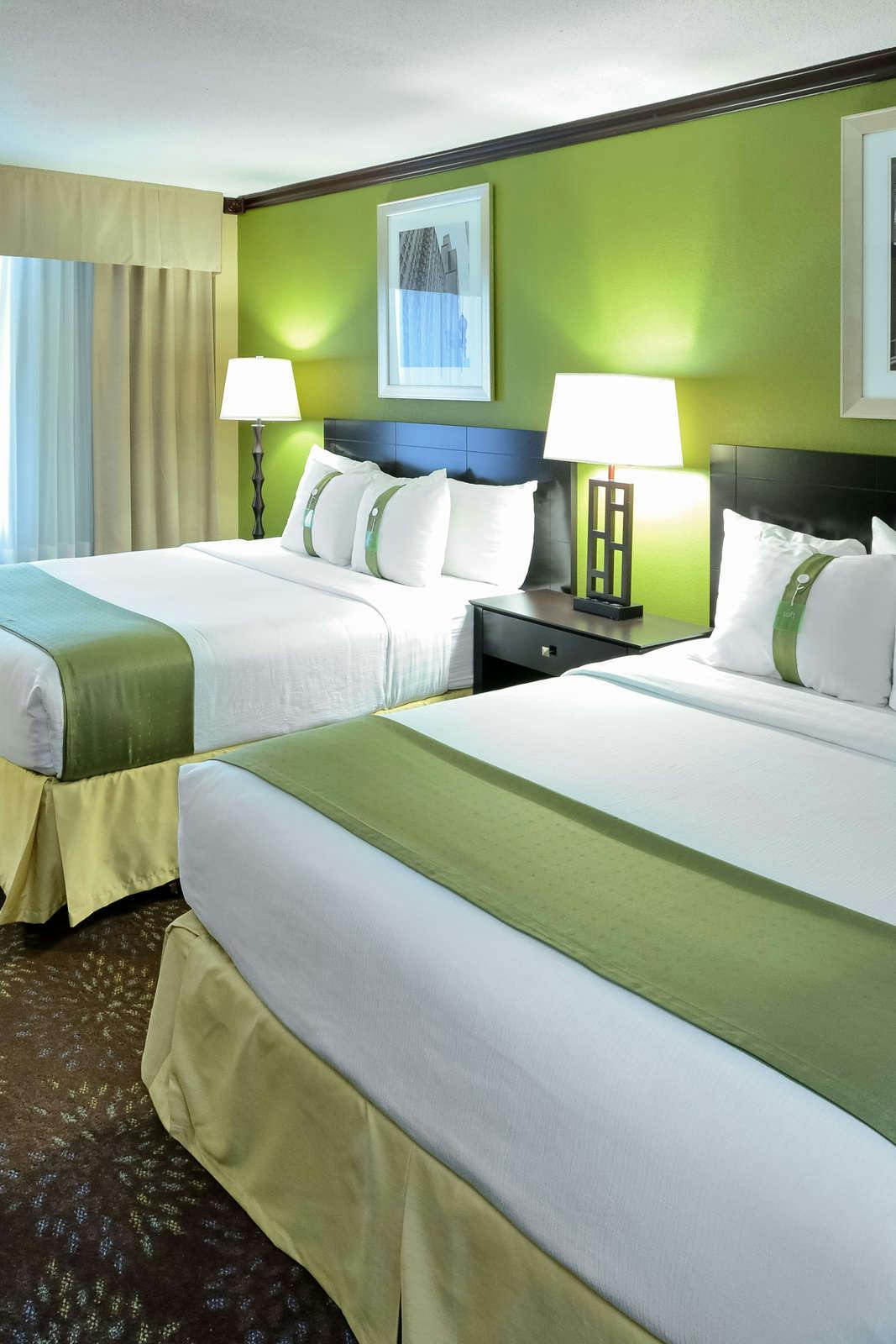 Hotel Holiday Inn Chicago Oakbrook photo 2