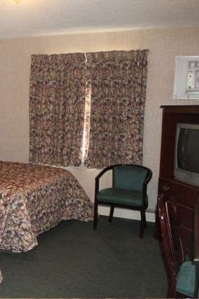 Hotel Travellers Inn Prince Edward I photo 3