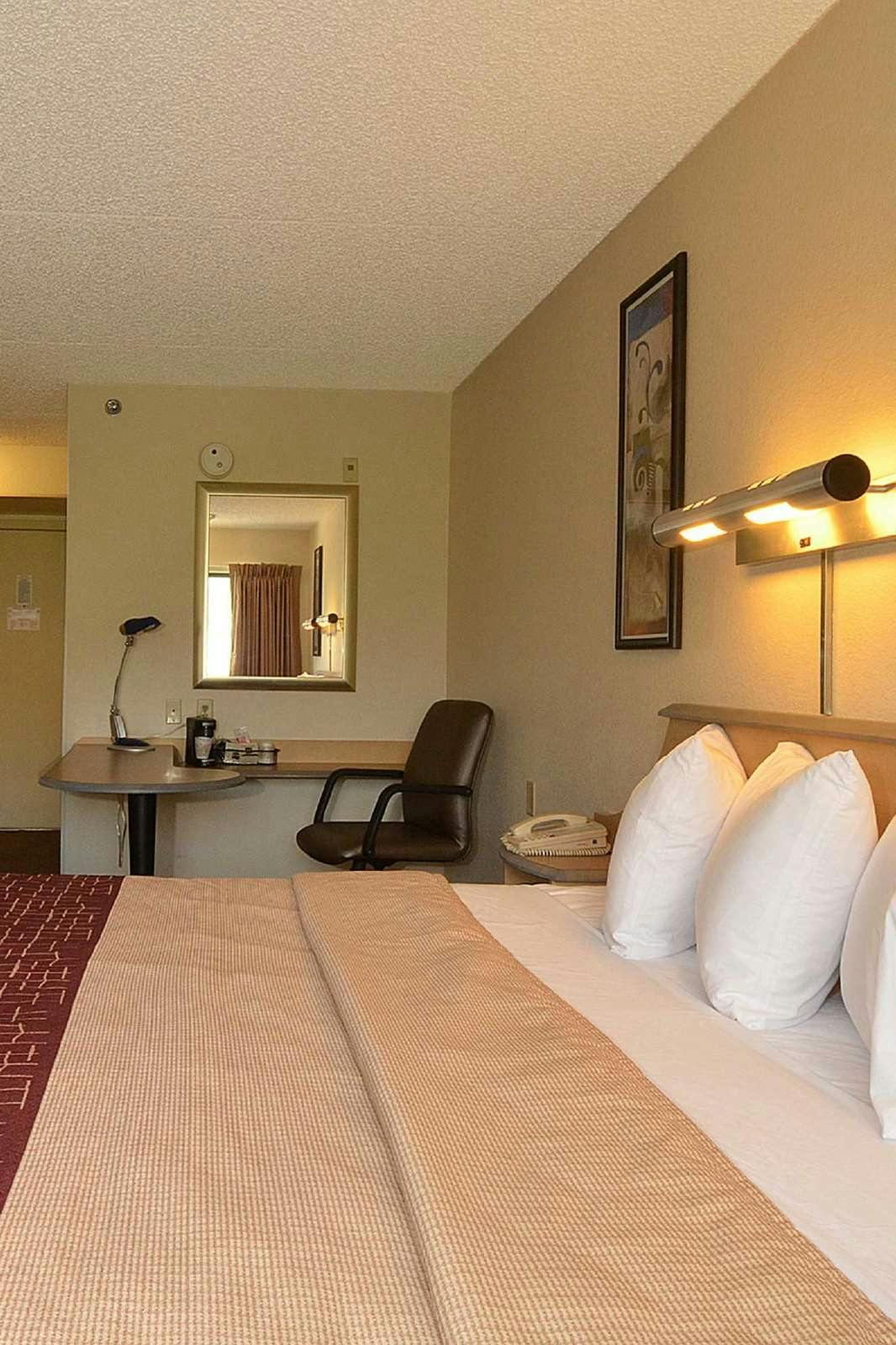 Hotel Red Roof Inn San Antonio - Airport photo 3