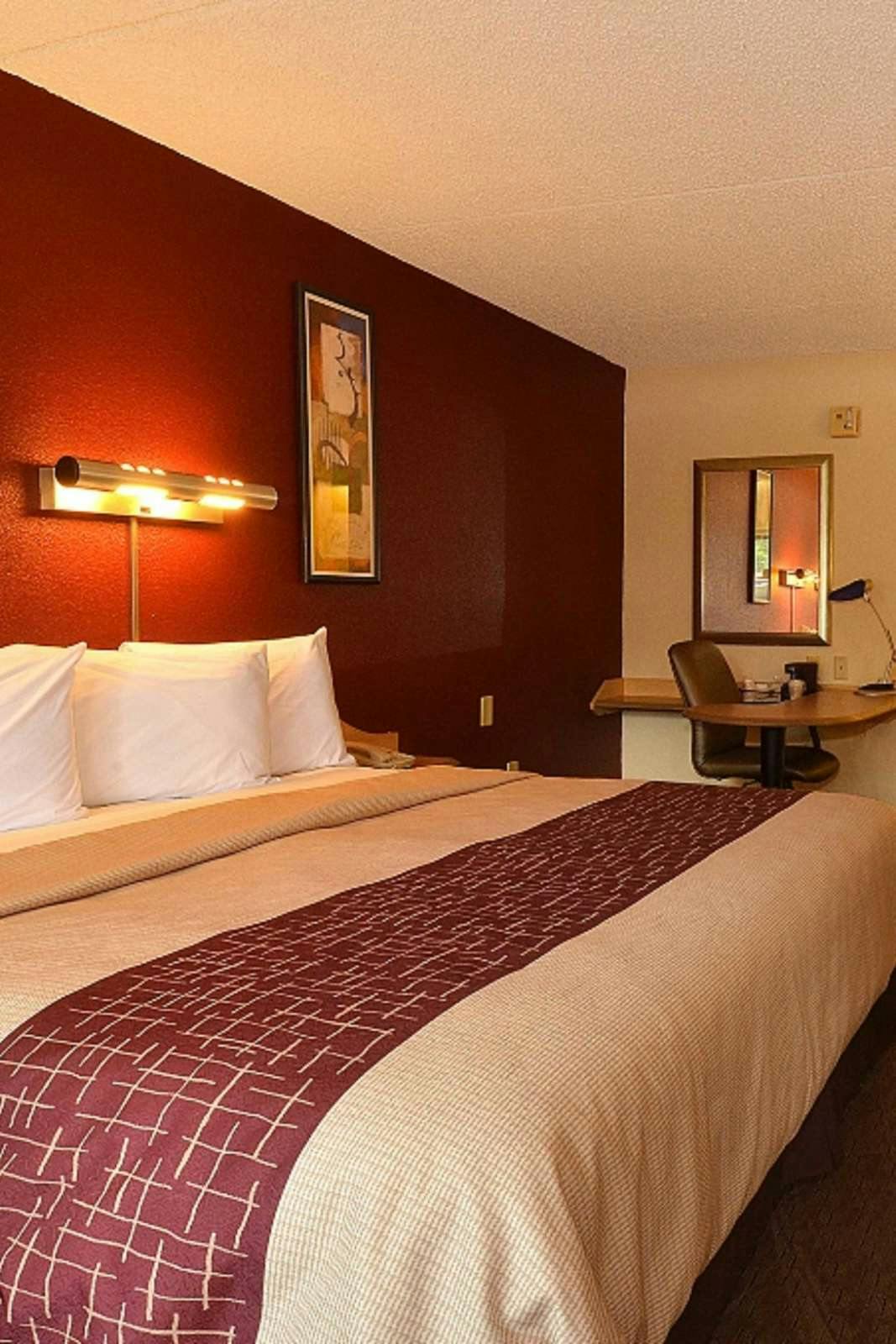 Hotel Red Roof Inn San Antonio - Airport photo 1