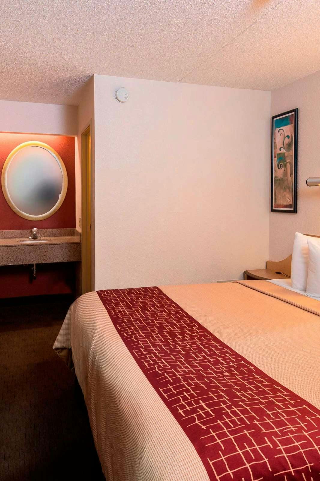 Hotel Red Roof Inn San Antonio - Airport photo 4