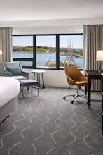 Hotel Renaissance Harborplace Hotel photo 2
