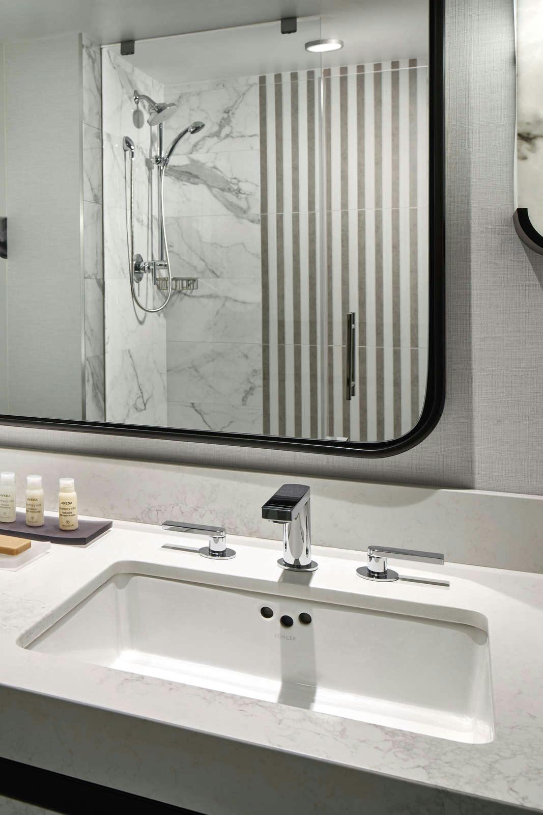 Hotel Renaissance Harborplace Hotel photo 4