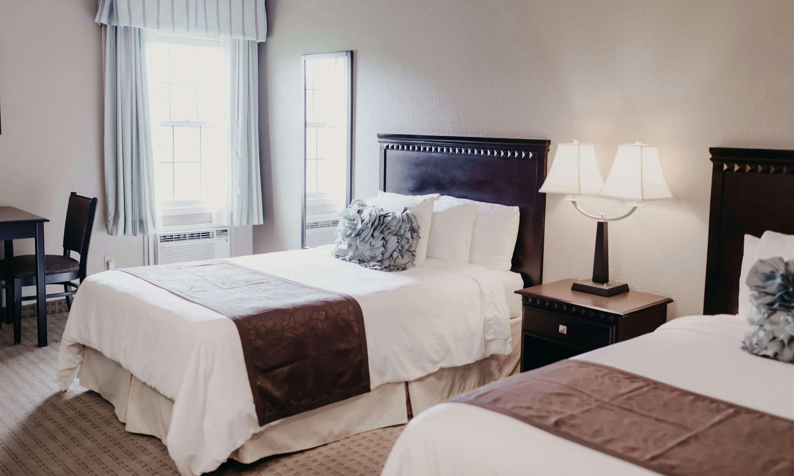 Eastland Suites Hotel & Conference Center - Bloomington